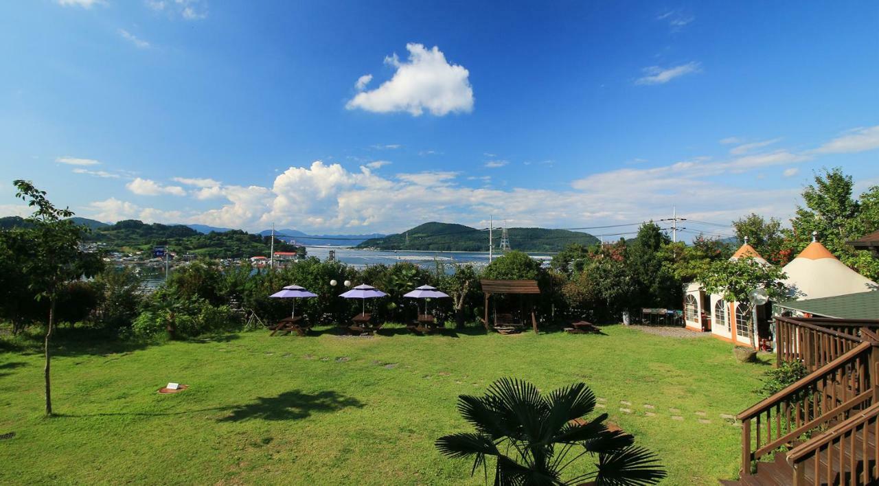 Tongyeong Paper Island Pension Extérieur photo
