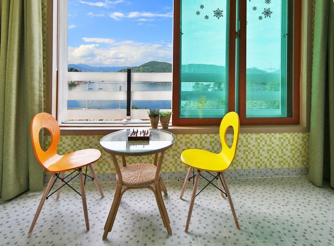 Tongyeong Paper Island Pension Extérieur photo